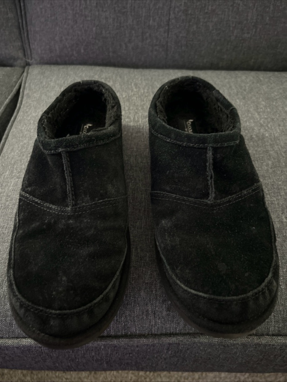 Koolaburra Men’s US 10 EU 43 Graisen Slippers Black Suede 1115871 by UGG